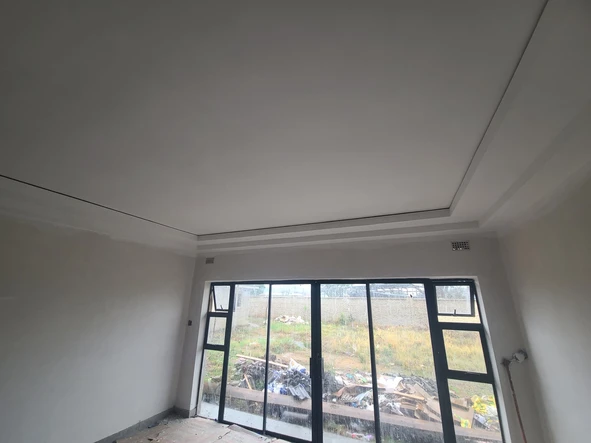 2 Bedroom Flat & Apartment