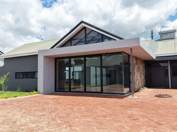 3 Bedroom Garden Flat