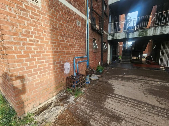 2 Bedroom Flat & Apartment