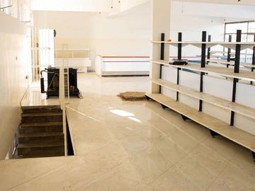 2 Bedroom Flat & Apartment