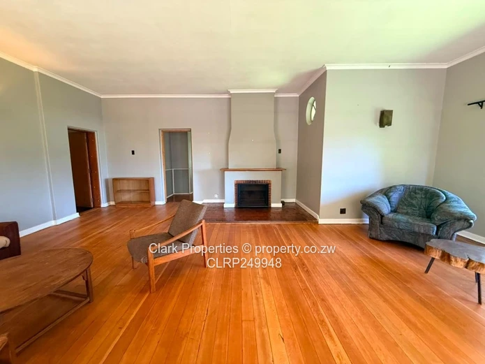 Charming Farmhouse In Avondale!