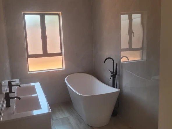 3 Bedroom Flat & Apartment