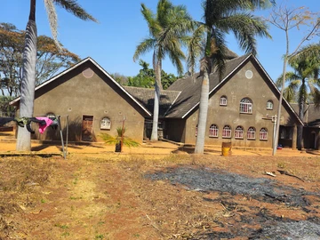 8 Bedroom House