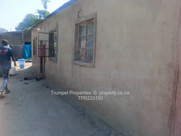 House for sale in St Marys Chitungwiza (Sole Mandate)