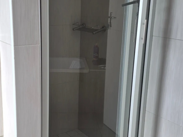 4 Bedroom Flat & Apartment