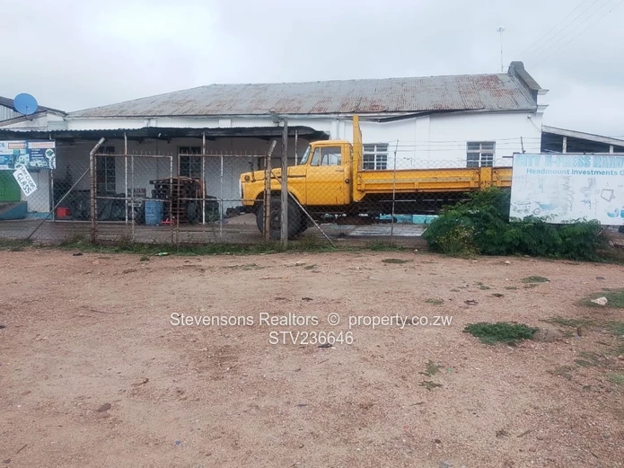 Prime Commercial/Indistrial Property Im Masvingo!