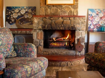 Hotel & Lodge
