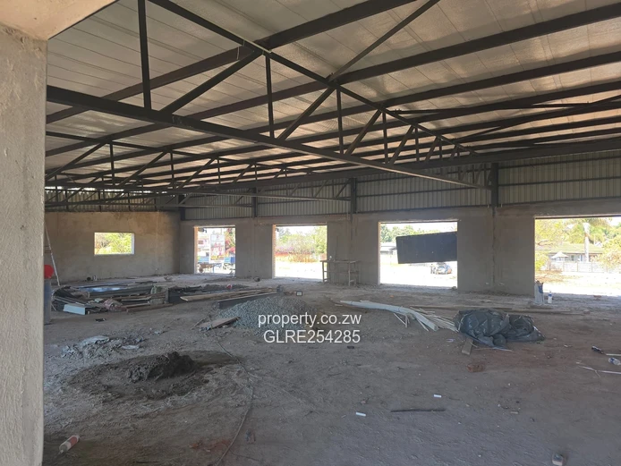 186m² Unfinished Industrial Warehouse — Belvedere (Borehole)