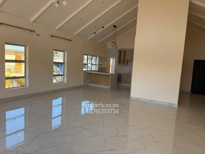 Sunlit Greystone Park 3-Bed Apartment — Balcony & Modern Baths