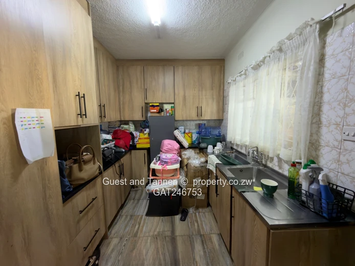 3-Bedroom Flat with Garden & Parking