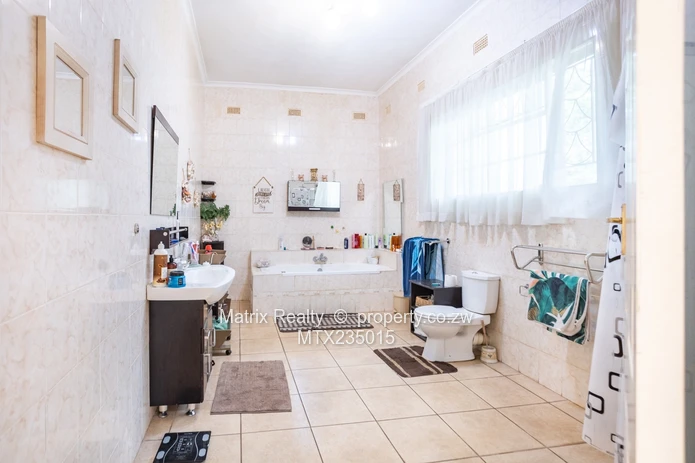 6 Bedroom House for Sale in Chisipite