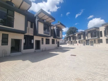 2 Bedroom Flat & Apartment