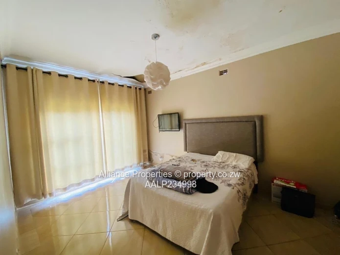 Executive Sanctuary in Elite Brookview 5-Bed En-Suite Masterpiece with Triple Borehole System (Sole Mandate)