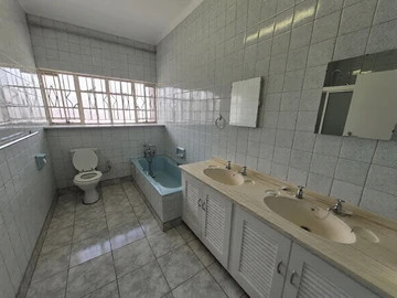 3 Bedroom Garden Flat