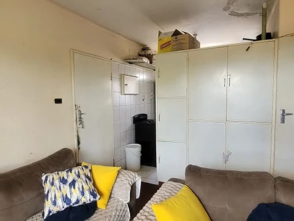 2 Bedroom Flat & Apartment