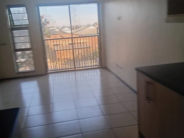 2 Bedroom Flat & Apartment