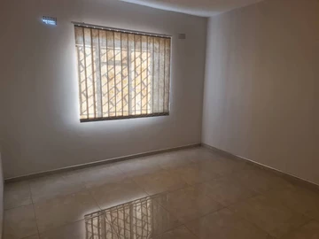2 Bedroom Flat & Apartment