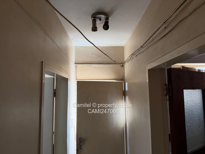Avenues 1-Bed with sectional Deeds on ground floor Flat with Verandah & Parking (Sole Mandate)