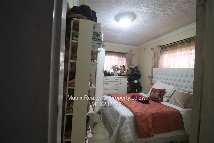 4 Bedroom House for Sale in Warren Park D