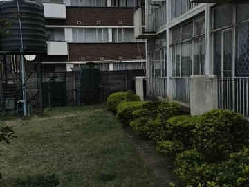 2 Bedroom Flat & Apartment