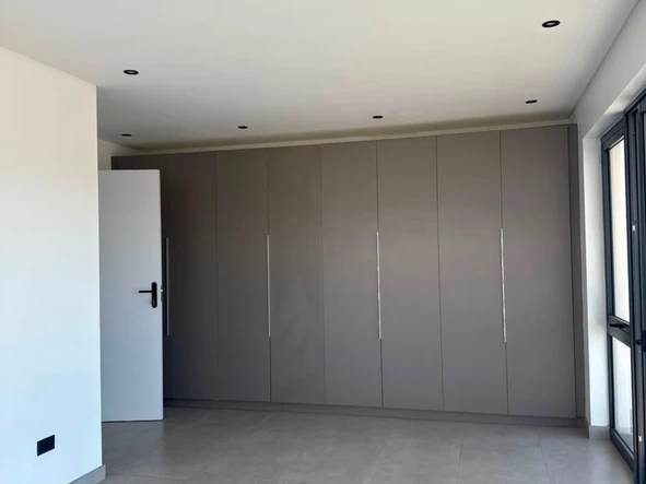 4 Bedroom Flat & Apartment