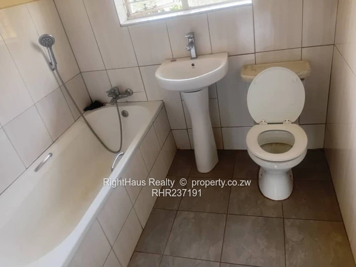 A Cozy Garden Flat To Rent In Marlborough