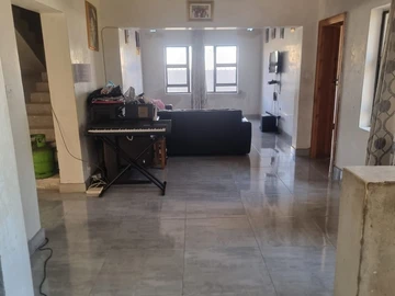 6 Bedroom House