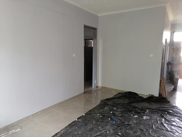 2 Bedroom Flat & Apartment