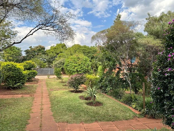 2 Bedroom Flat & Apartment