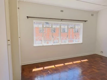 2 Bedroom Flat & Apartment