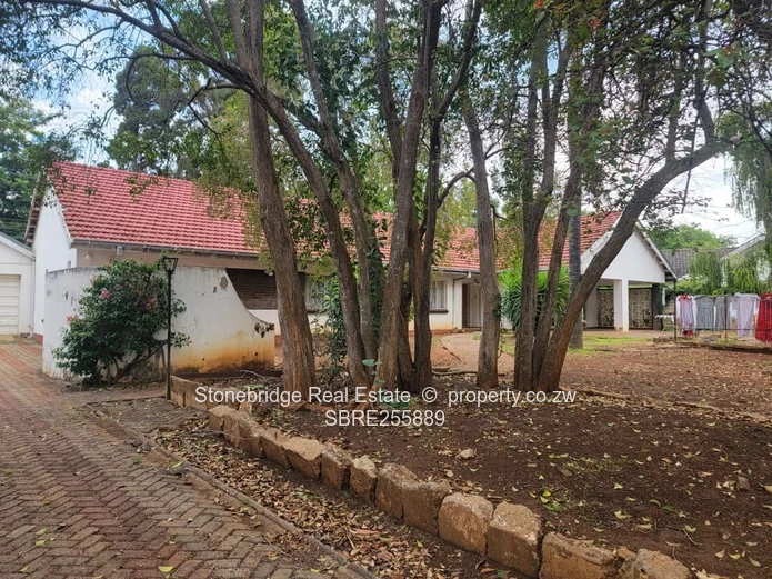 5 Bedroomed House in Kumalo For Sale