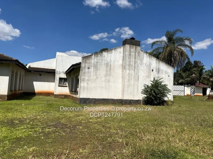 Spacious 5-Bed Home  in Bluff Hill