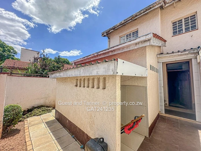 3-Bedroom flat For Sale in Upper Avenues 