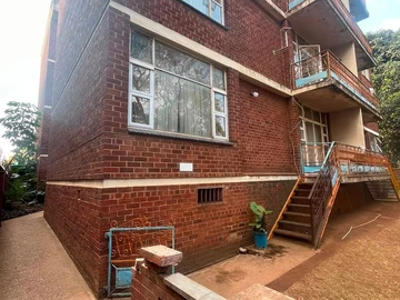 2 Bedroom Flat & Apartment