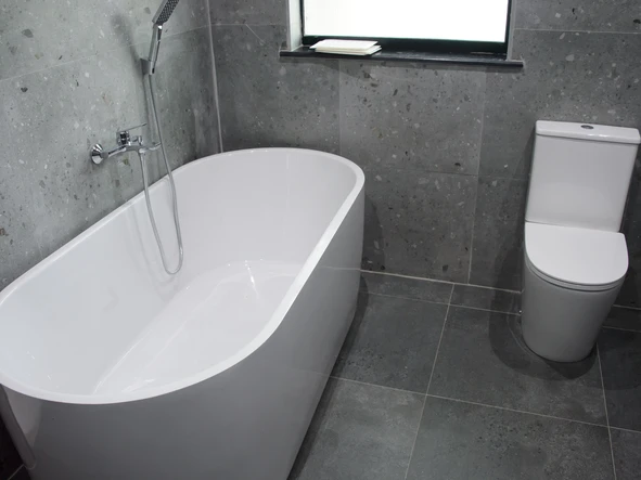 4 Bedroom Flat & Apartment