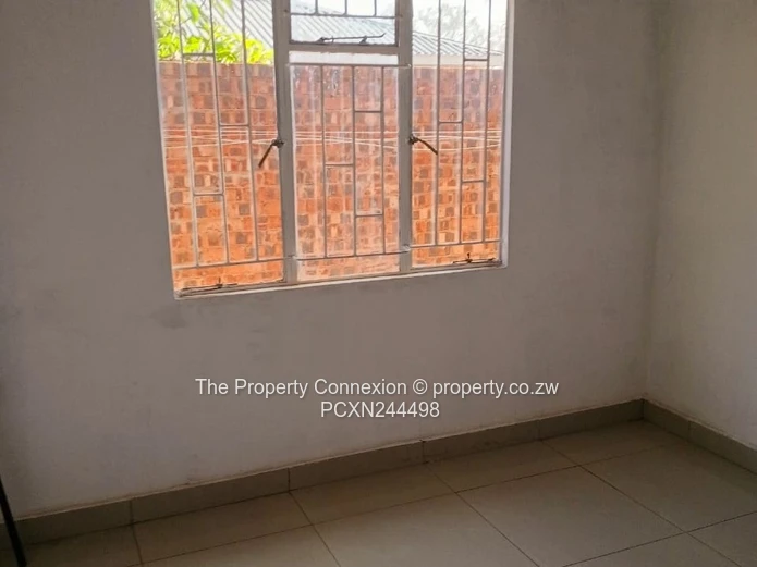 Modern 2-Bedroom Apartment – Whitehouse