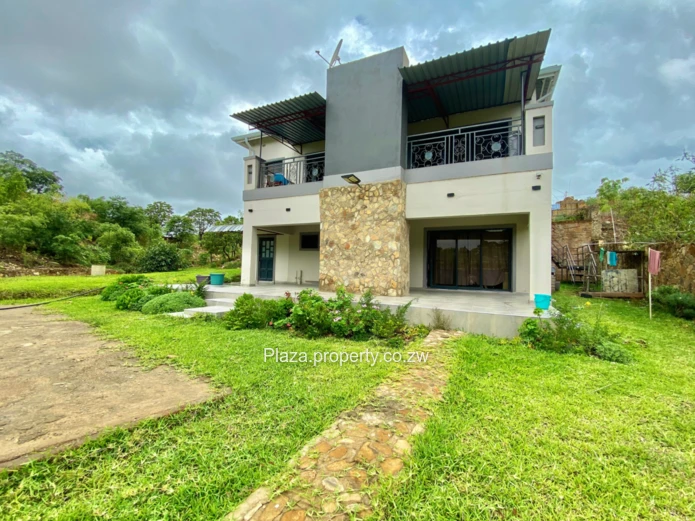 4 Bed Luxury Home in Crowhill Views!