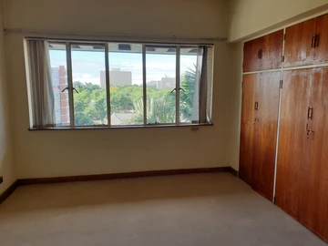 4 Bedroom Flat & Apartment