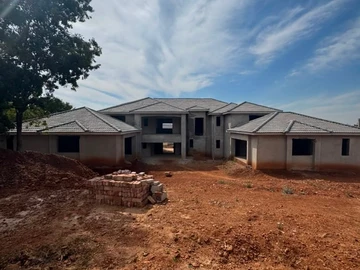 6 Bedroom House