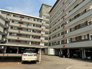 2 Bedroom Flat & Apartment