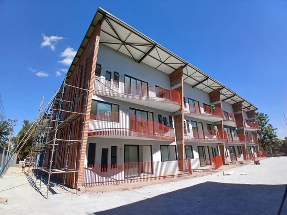 2 Bedroom Flat & Apartment