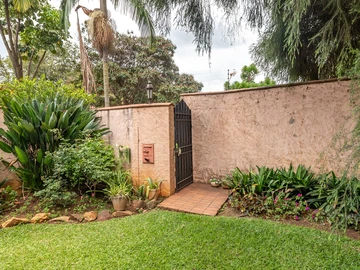 3 Bedroom Flat & Apartment