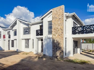 4 Bedroom Flat & Apartment