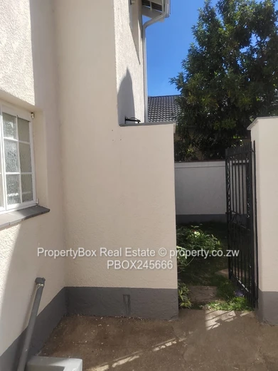 Duplex flat at PeterHall for rent available 1 May 2026!