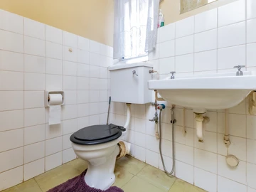 2 Bedroom Flat & Apartment