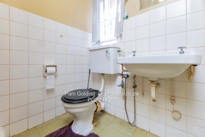 Immaculate Apartment, Ideal Location (Sole Mandate)