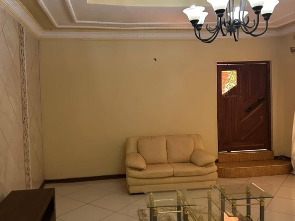 6 Bedroom House