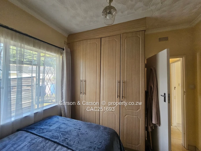  Garden Flat in Avondale with Borehole