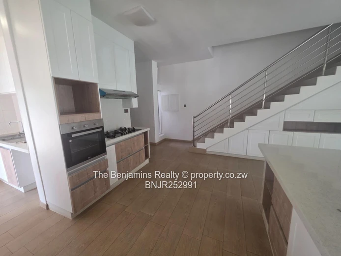 Four Bedroom Townhouse In Avondale