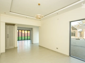 3 Bedroom Flat & Apartment